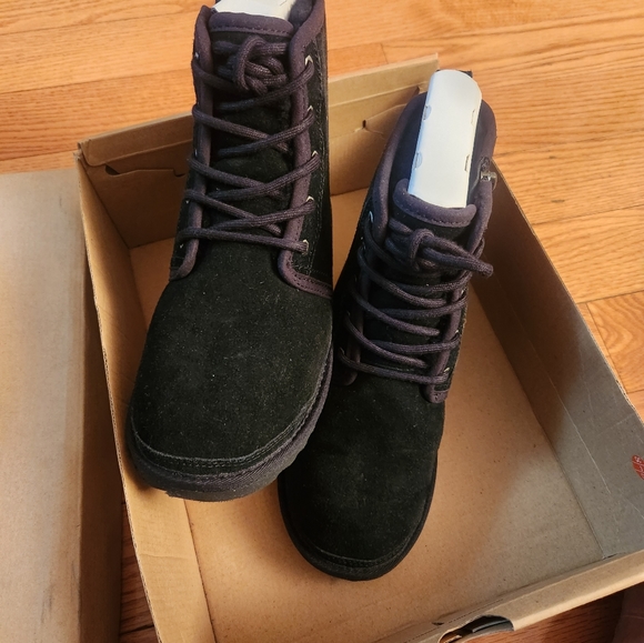 Ugg k Harkley - Picture 2 of 4